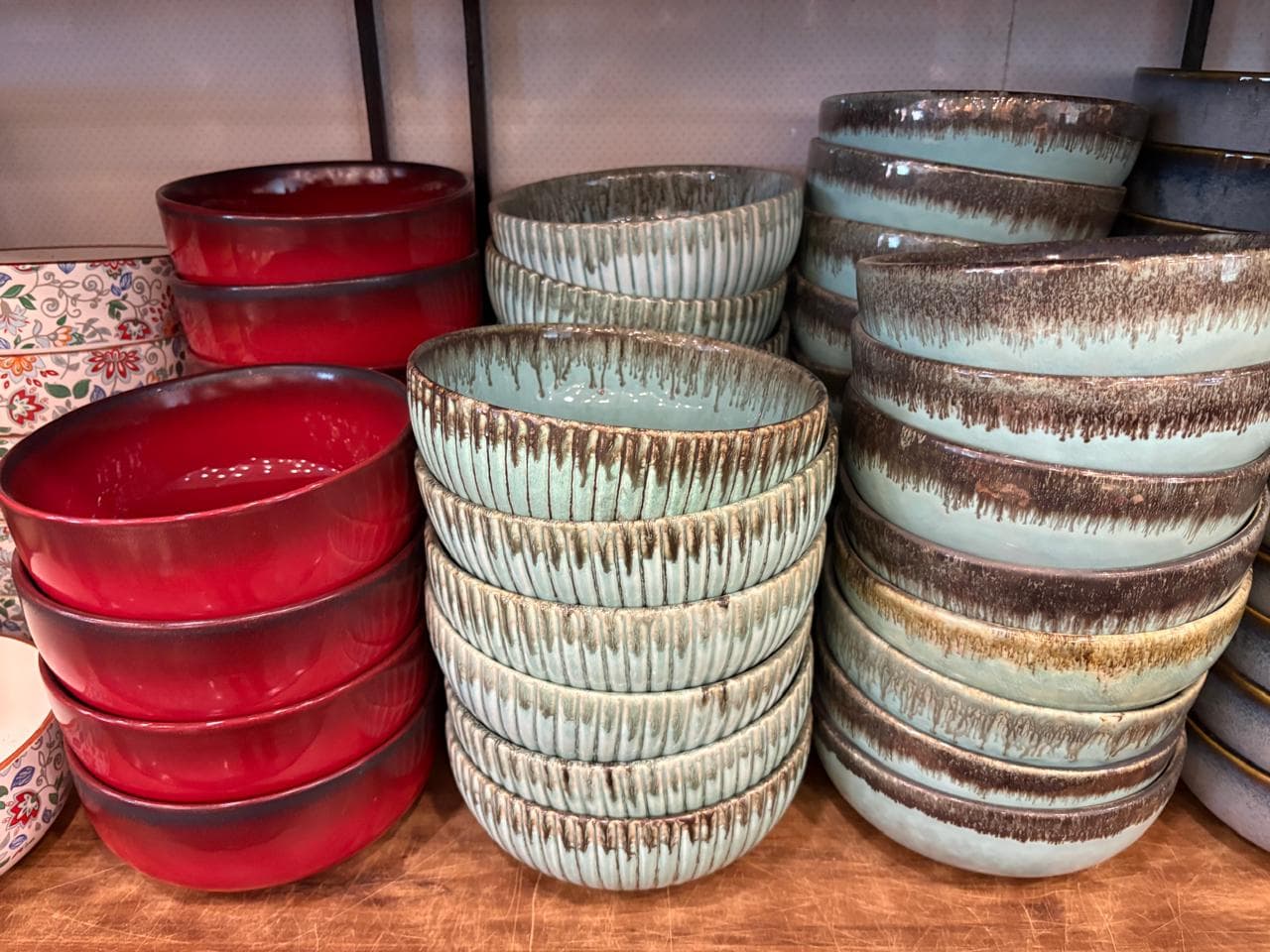 Glazed Ceramic Bowls in Rustic and Modern Finishes
