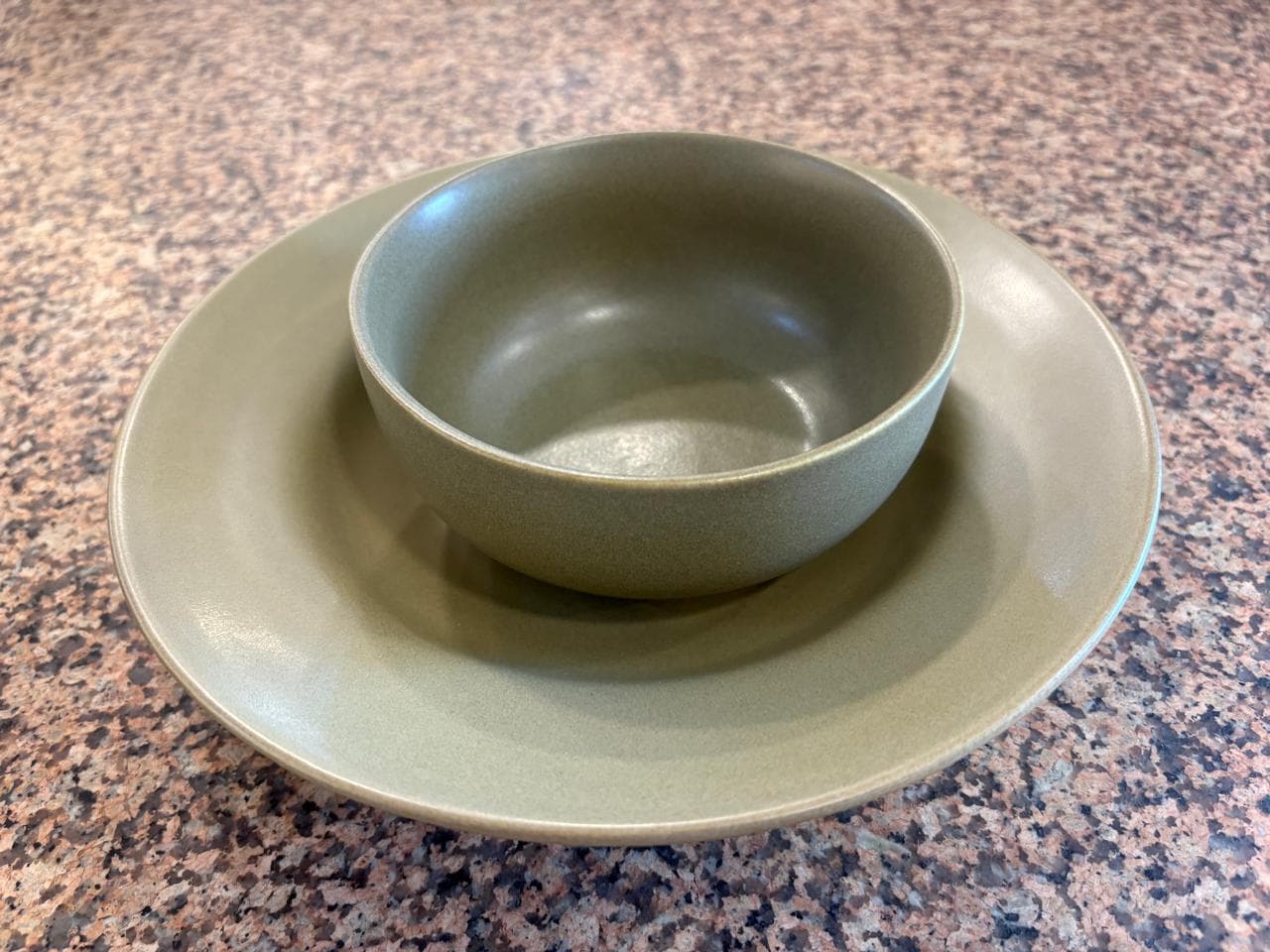 Matte Ceramic Bowl & Plate Set